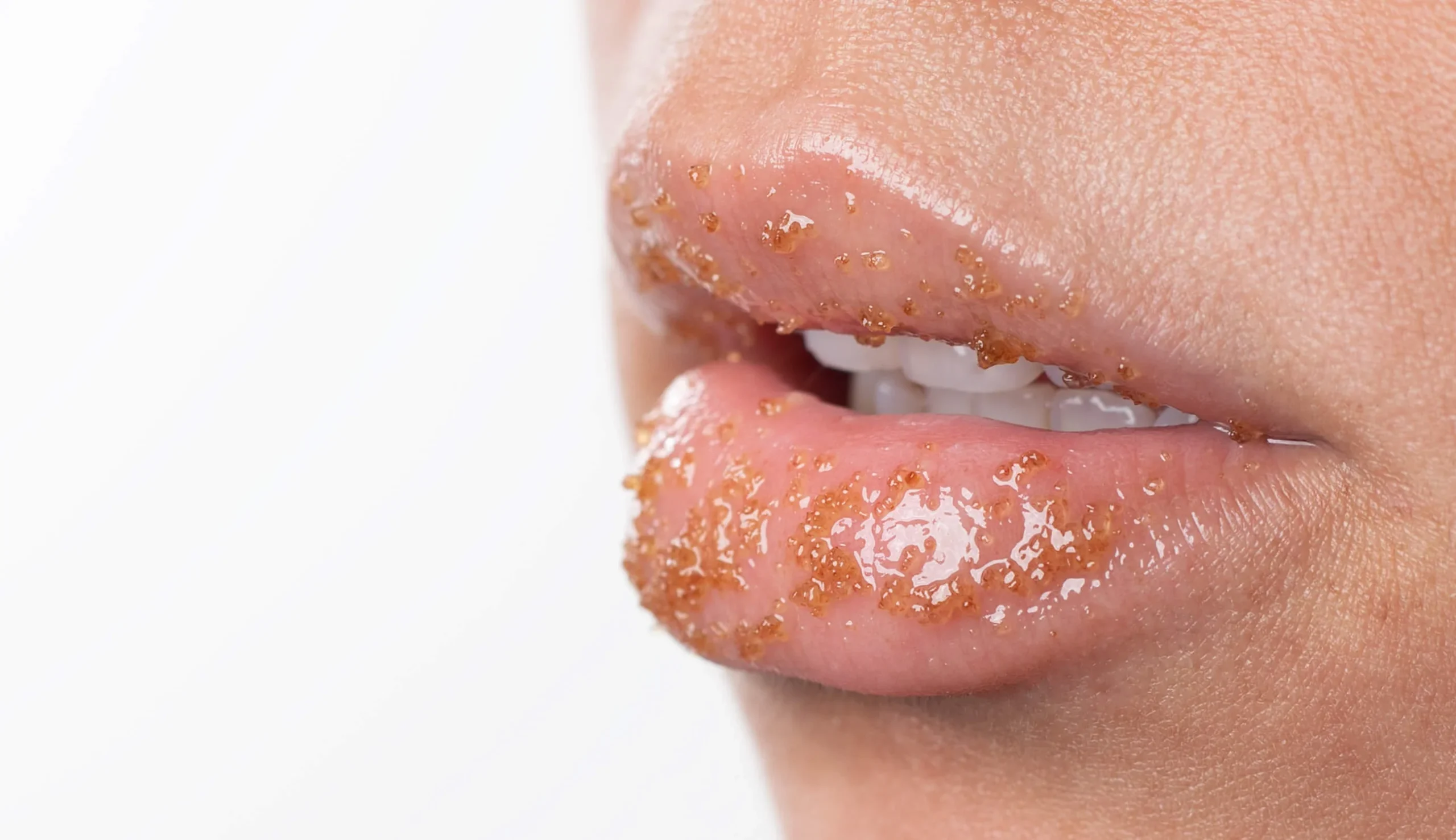 7 Kebiasaan Pagi untuk Bibir yang Lebih Sehata