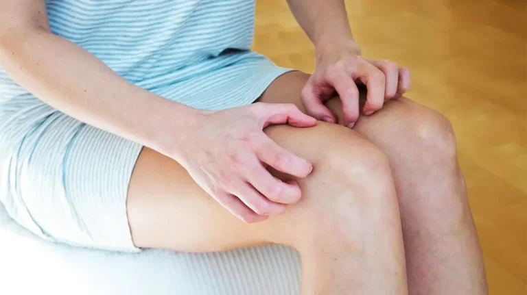 7 Tips Menghindari Paha Kesemutan Saat Duduk Lama