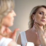 7 Cara Merawat Kulit Leher agar Tetap Kencang