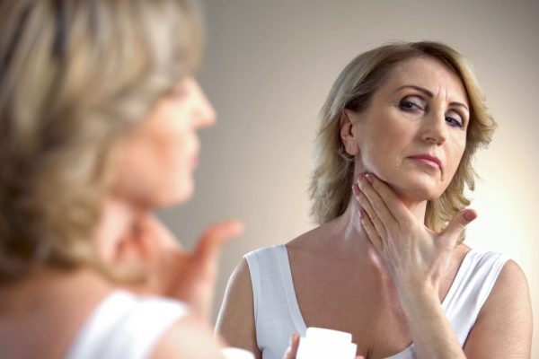 7 Cara Merawat Kulit Leher agar Tetap Kencang