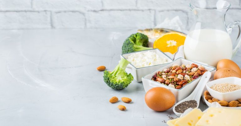 10 Makanan yang Mendukung Kesehatan Tulang dan Pinggang